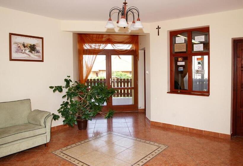 住宿加早餐 Pihenőkereszt Panzió