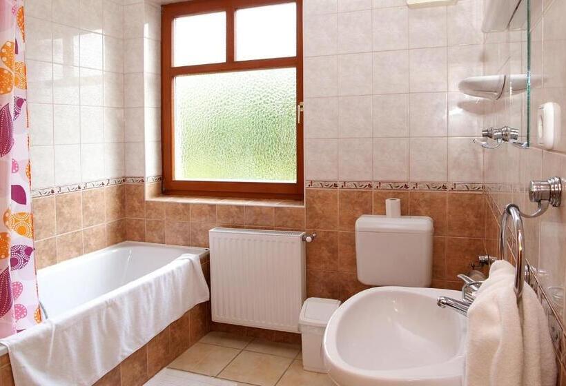 住宿加早餐 Pihenőkereszt Panzió