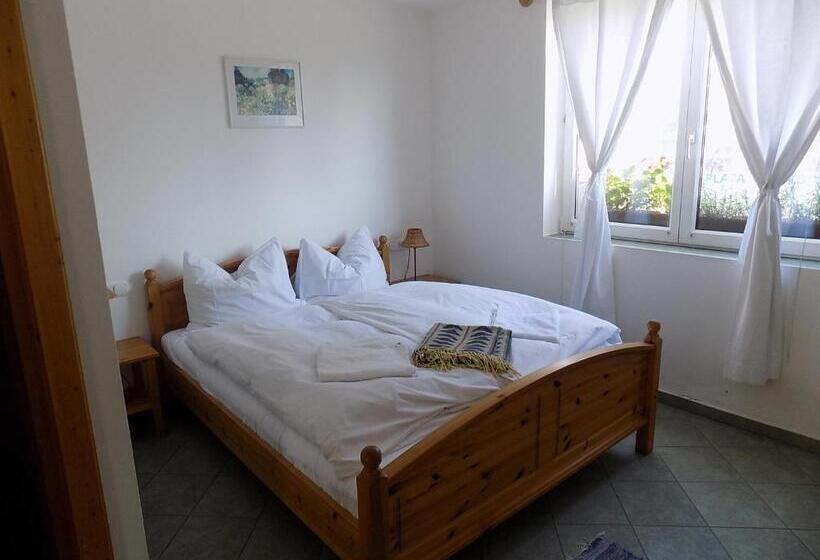 ベッドアンドブレックファースト Platán Panzió