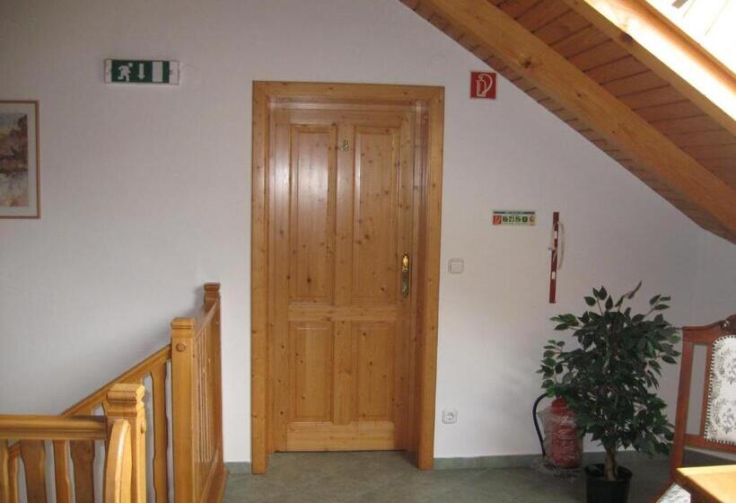 ベッドアンドブレックファースト Platán Panzió