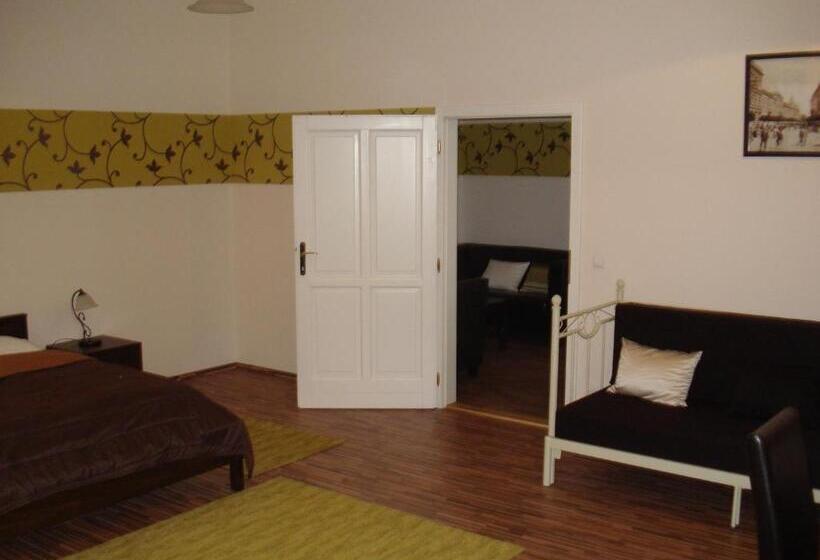 צימר Promenade Panzió