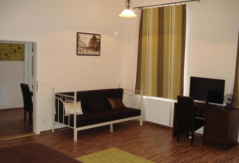 צימר Promenade Panzió