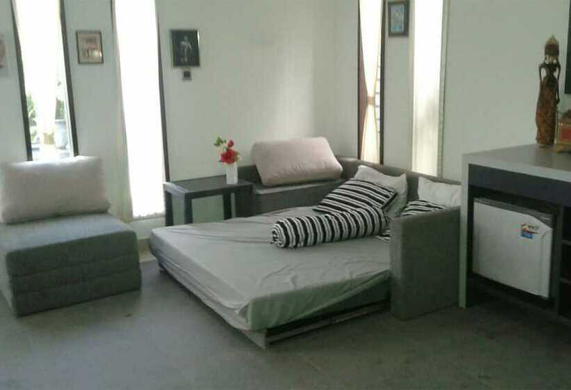 住宿加早餐  Villa Rumah Putih Abu Abu