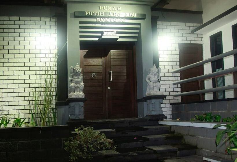 住宿加早餐  Villa Rumah Putih Abu Abu