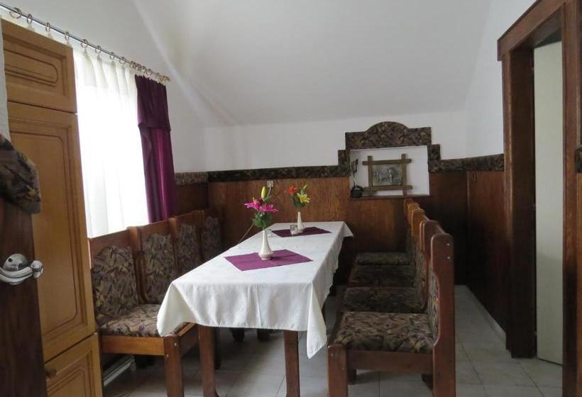 צימר Rézkakas Fogadó