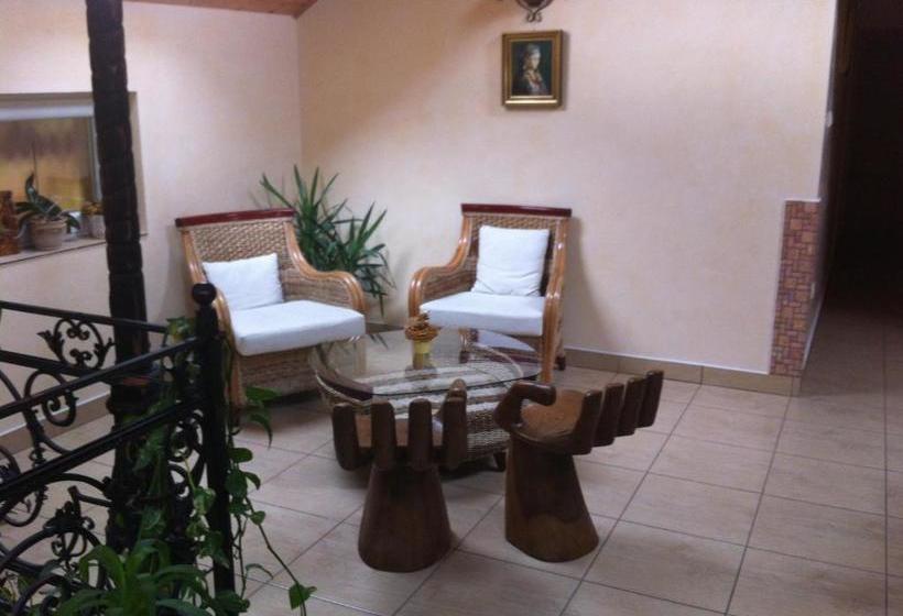 تختخواب و صبحانه Sarokhaz Panzio