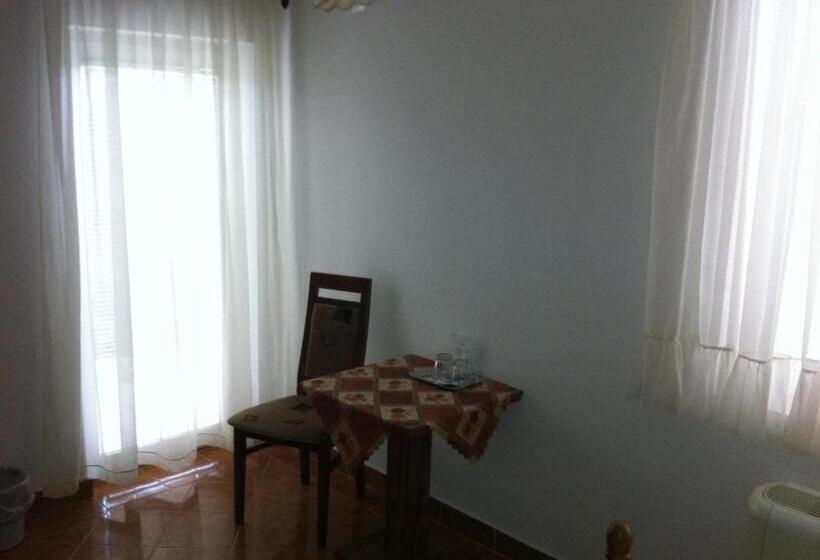 تختخواب و صبحانه Sarokhaz Panzio