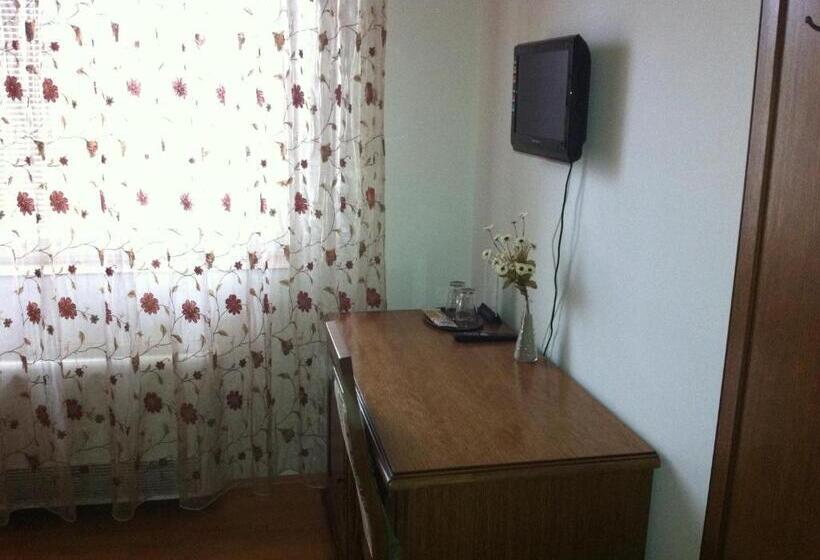 تختخواب و صبحانه Sarokhaz Panzio