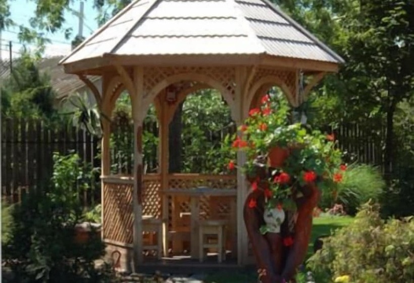 تختخواب و صبحانه Sarokhaz Panzio