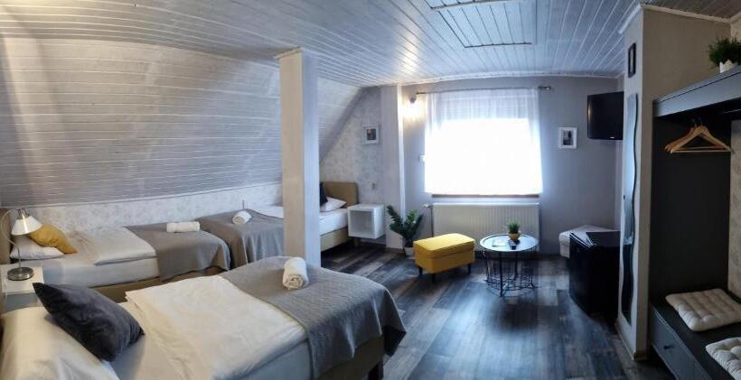 مبيت وإفطار Stőger Panzió