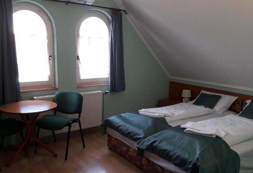 مبيت وإفطار Szalay Villa