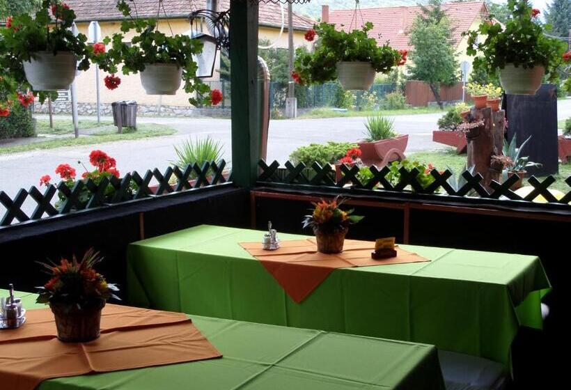 ベッドアンドブレックファースト Táltos Vendégház