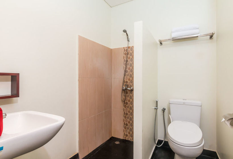 민박 Zenrooms Seminyak Mertanadi