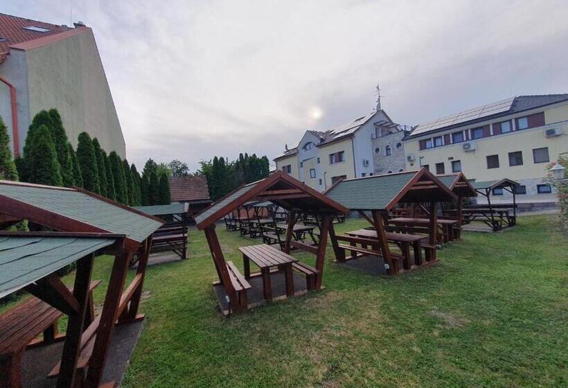 Corvina Hotel Restaurant