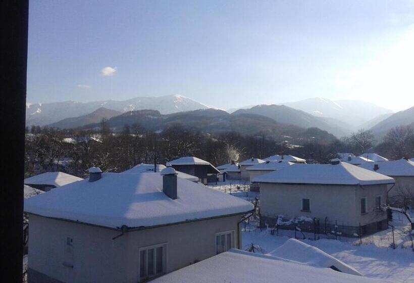 Family Hotel Balkana