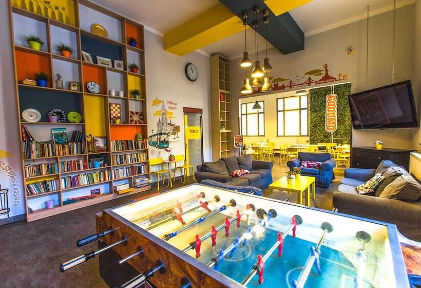 Goodmo House   Hostel