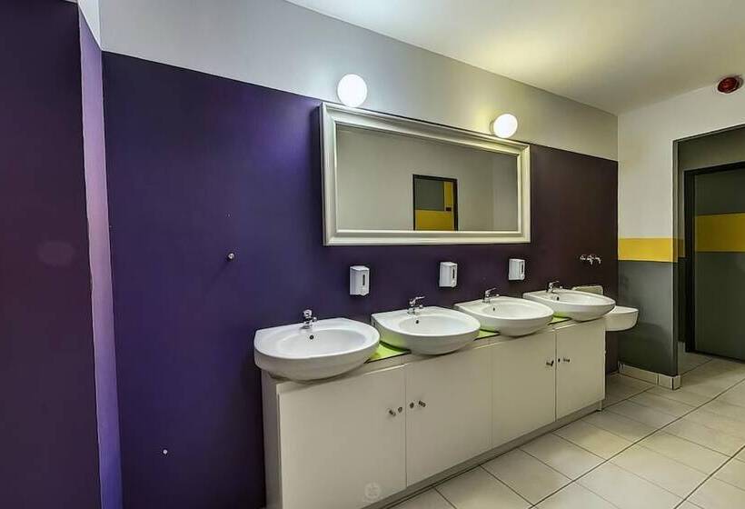 Goodmo House   Hostel