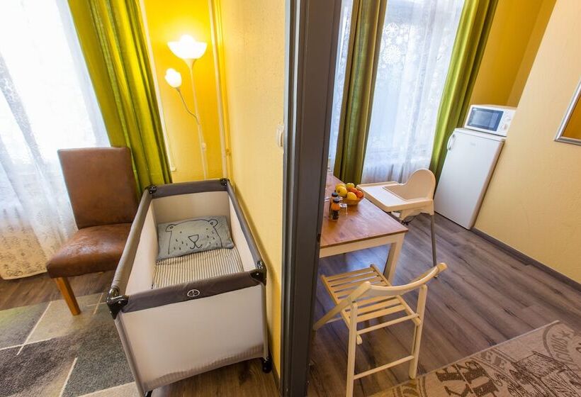 Goodmo House   Hostel