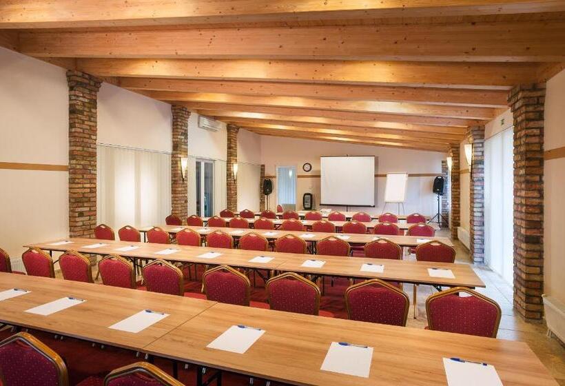 Honti Wellness és Konferencia Szálloda