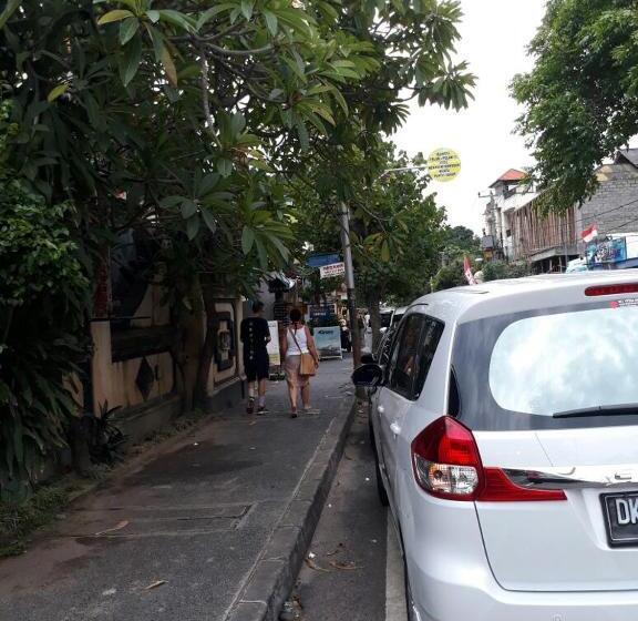 Отель Agung And Sue Watering Hole I