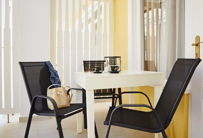 בית מלון כפרי Astoria