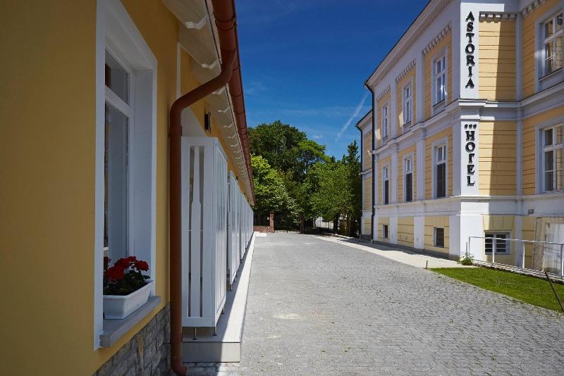 בית מלון כפרי Astoria