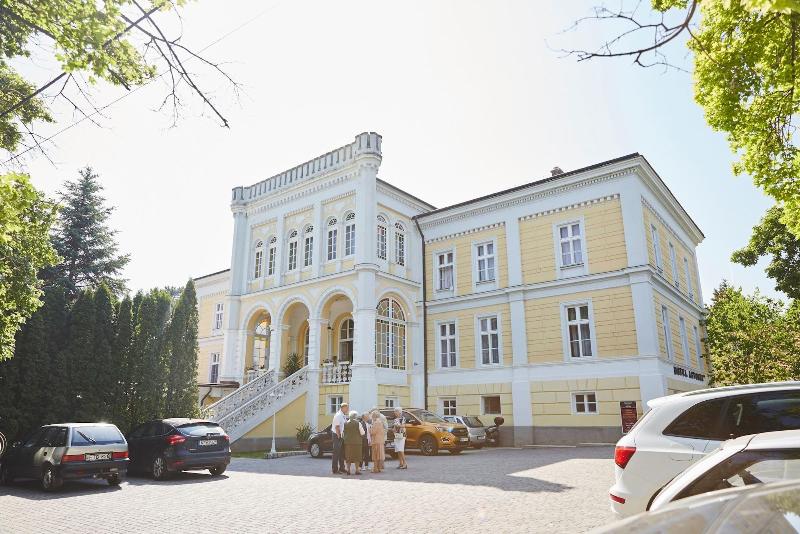 בית מלון כפרי Astoria