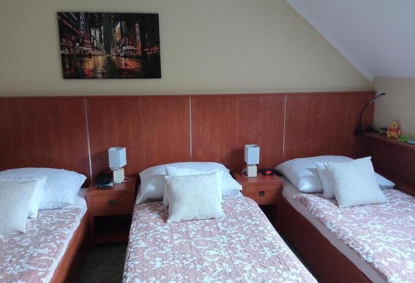 ホテル Club Haus 502 Kalocsa