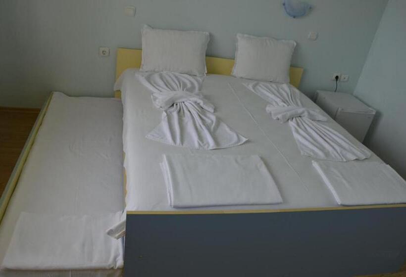 בית מלון כפרי Complex Exotica