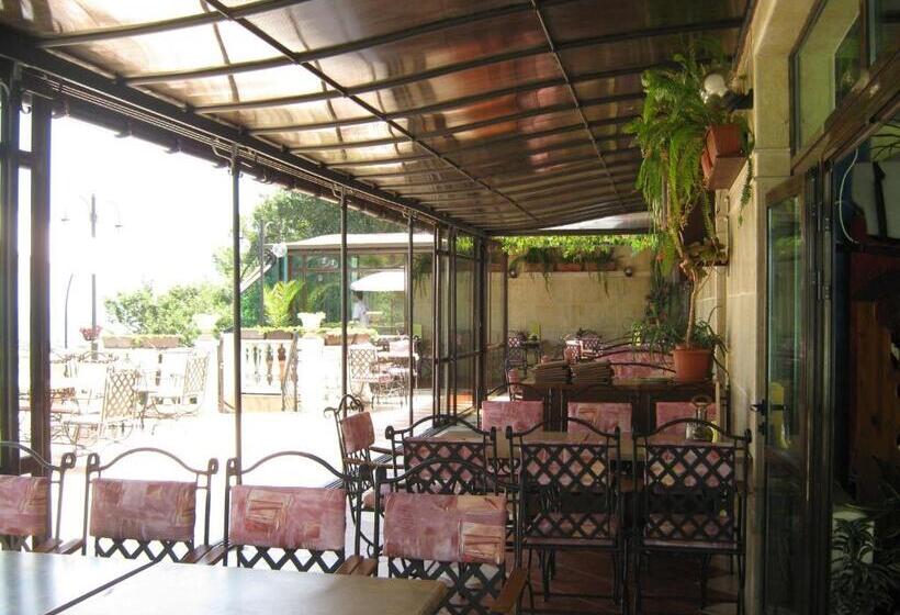 Отель Continental