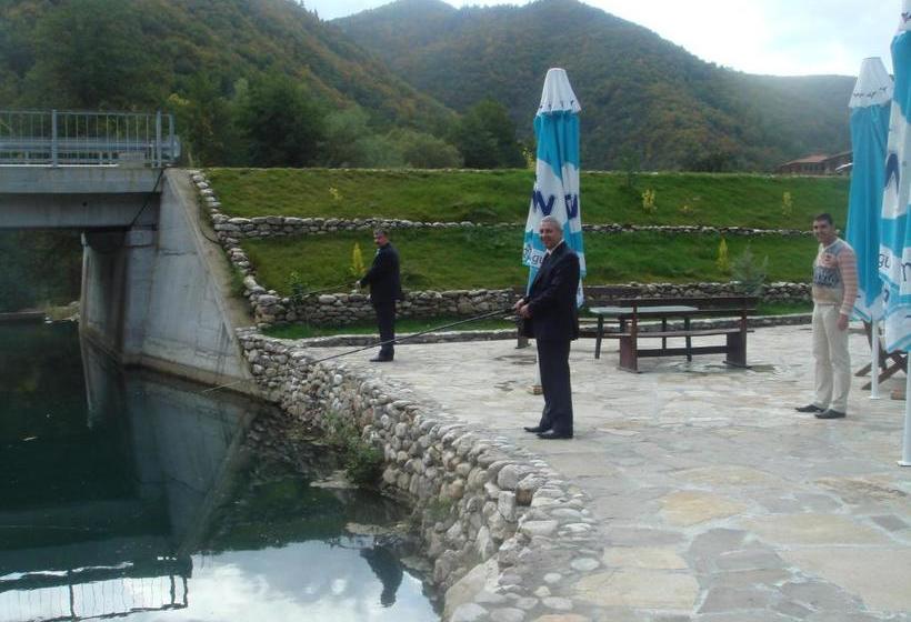 בית מלון כפרי Eco Complex Smilyan