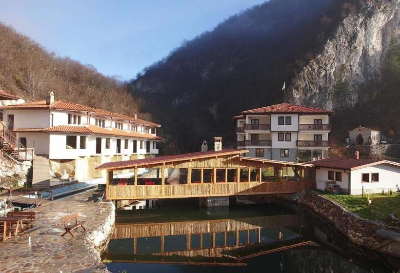 בית מלון כפרי Eco Complex Smilyan