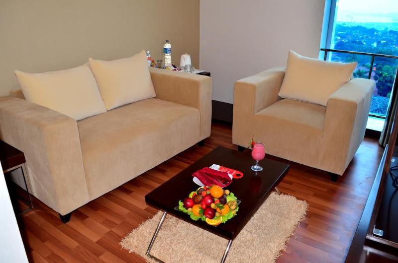 Emersia Hotel And Resort