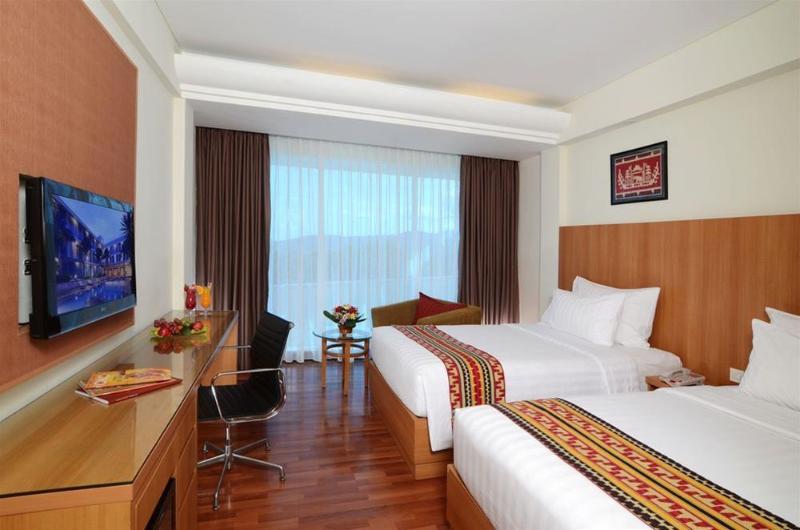 Emersia Hotel And Resort