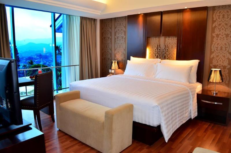 Emersia Hotel And Resort