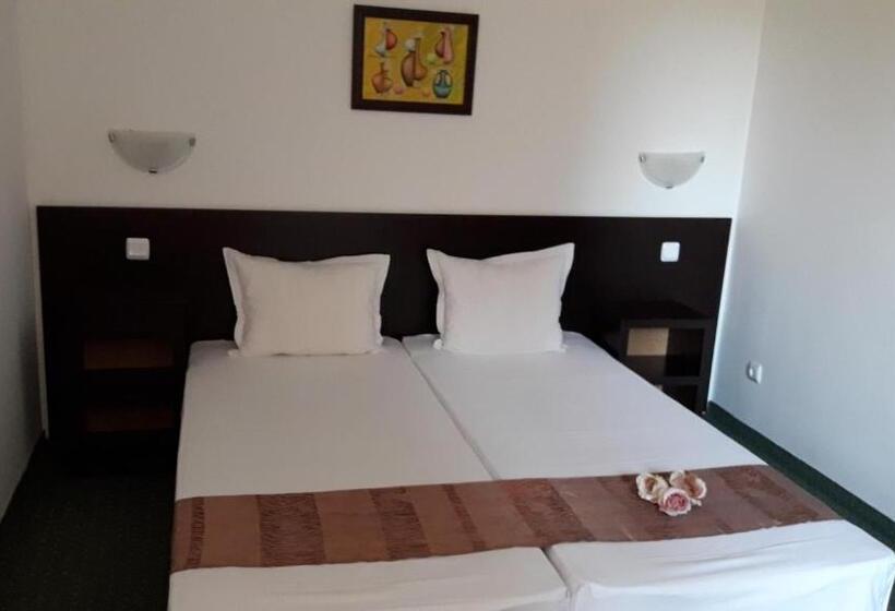 Family нouse нotel Asai