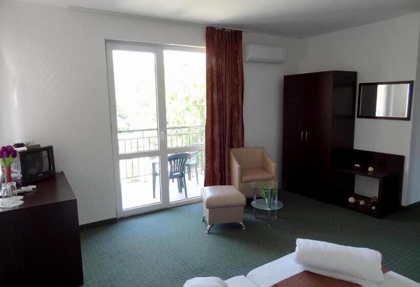 Family нouse нotel Asai