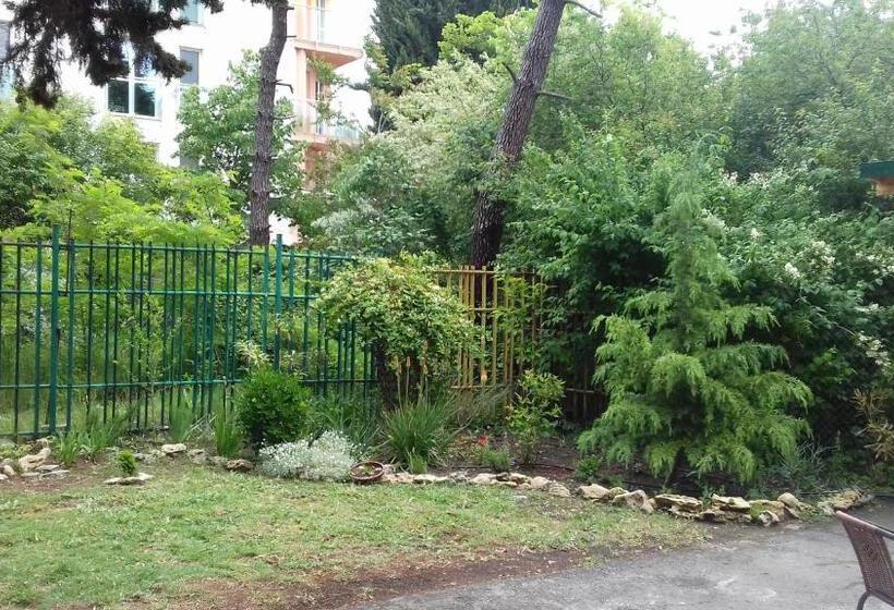 Family нouse нotel Asai