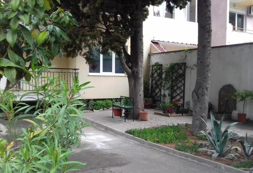 Family нouse нotel Asai