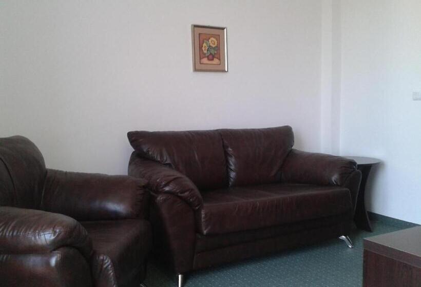 Family нouse нotel Asai