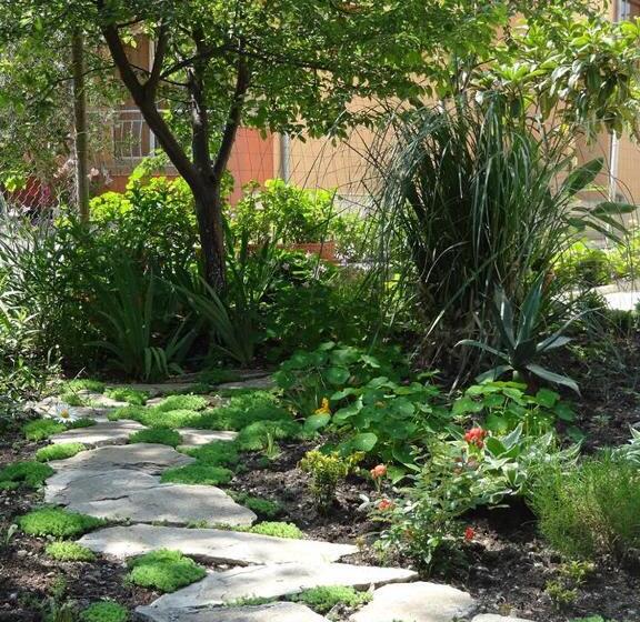 Family нouse нotel Asai