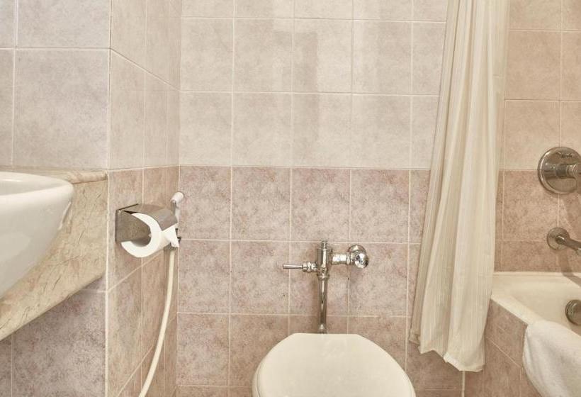 בית מלון כפרי Grand Cikarang