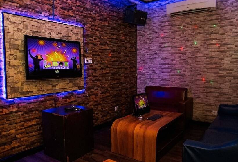 فندق Grand Q  Gorontalo