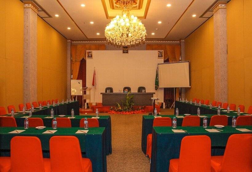 فندق Grand Q  Gorontalo