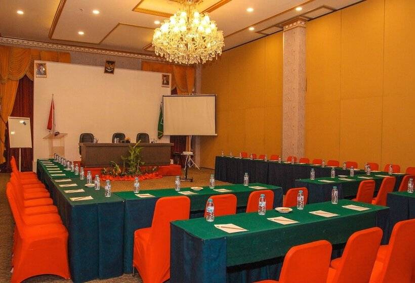 בית מלון כפרי Grand Q  Gorontalo