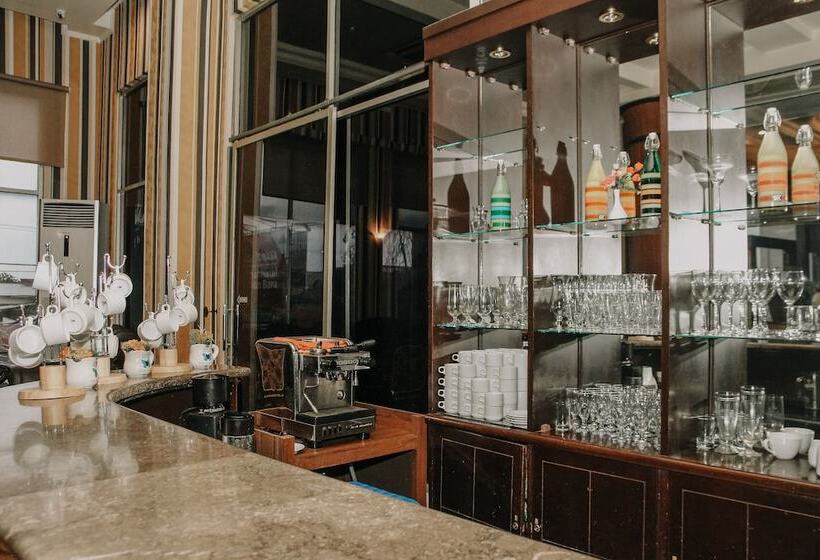 فندق Grand Q  Gorontalo