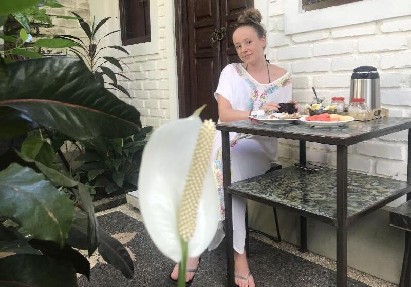 ホテル Gusti Homestay Bali