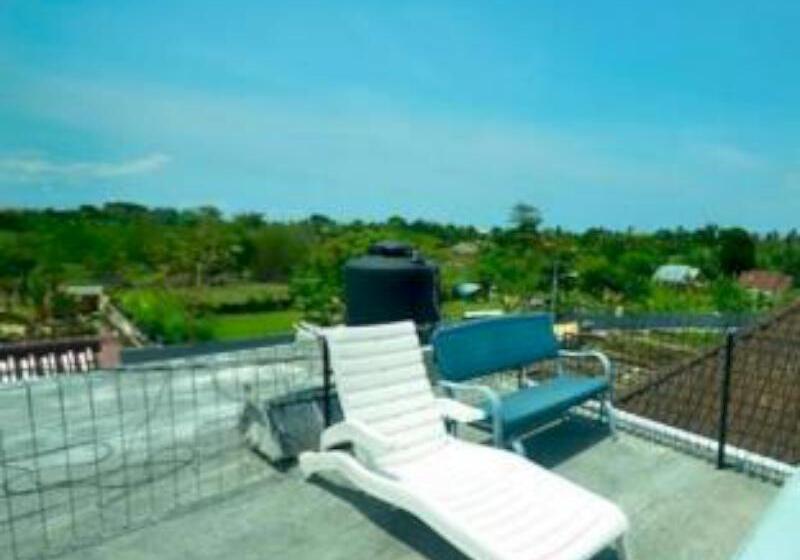 ホテル Gusti Homestay Bali