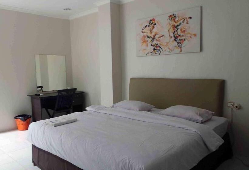 בית מלון כפרי Karaton Luwuk