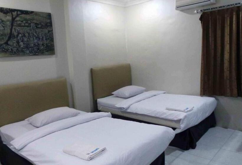 בית מלון כפרי Karaton Luwuk